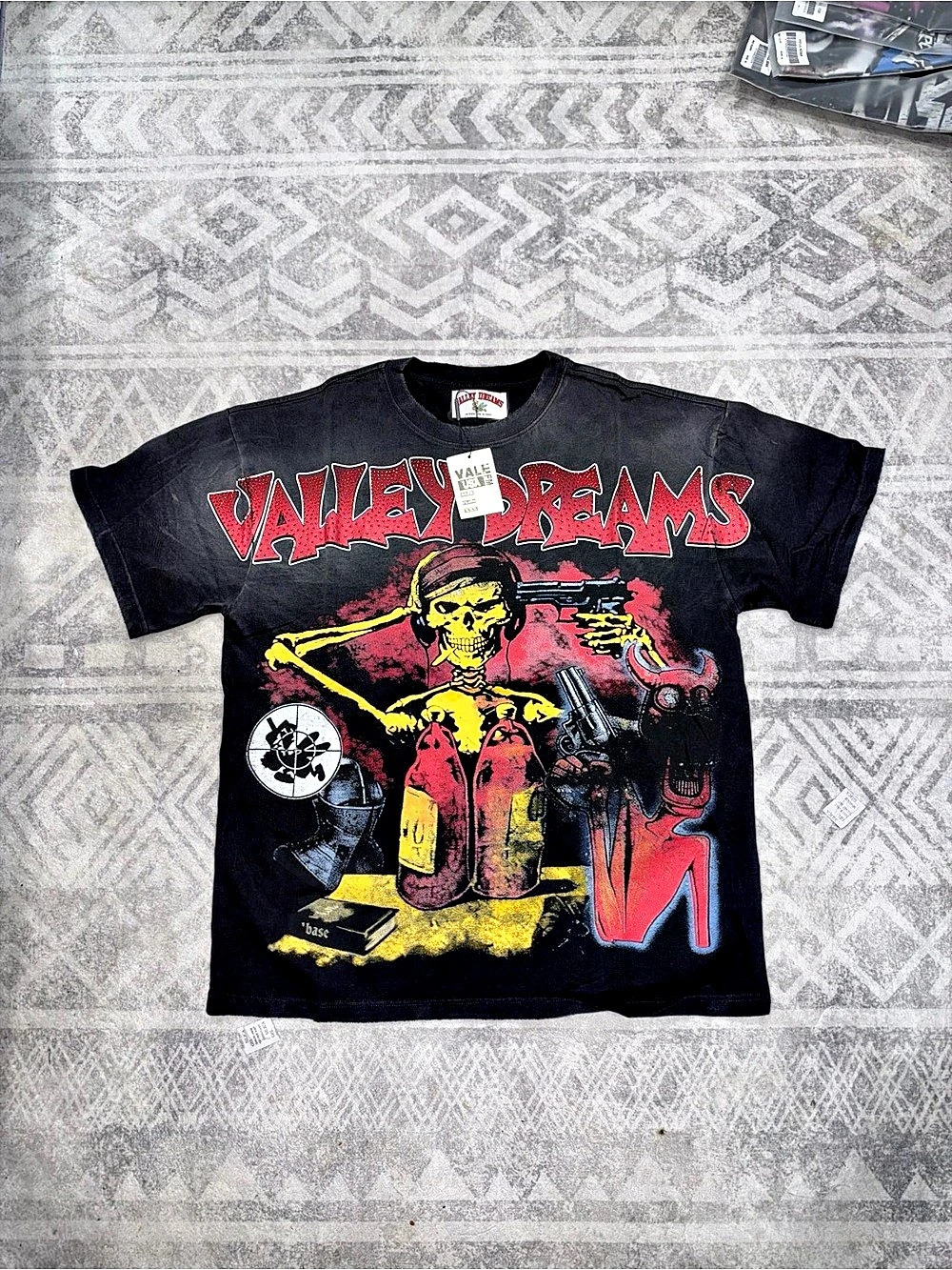 Valley Dreams Graphic Tee in Black Size XL NWT